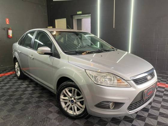 FORD FOCUS 1.6 GLX SEDAN 16V FLEX 4P MANUAL